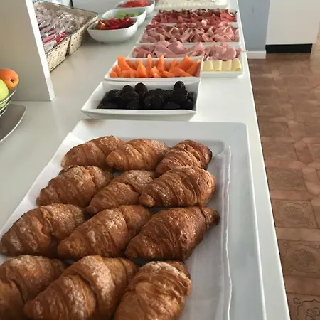 Domingo 3* Τζεσόλο Λίντο